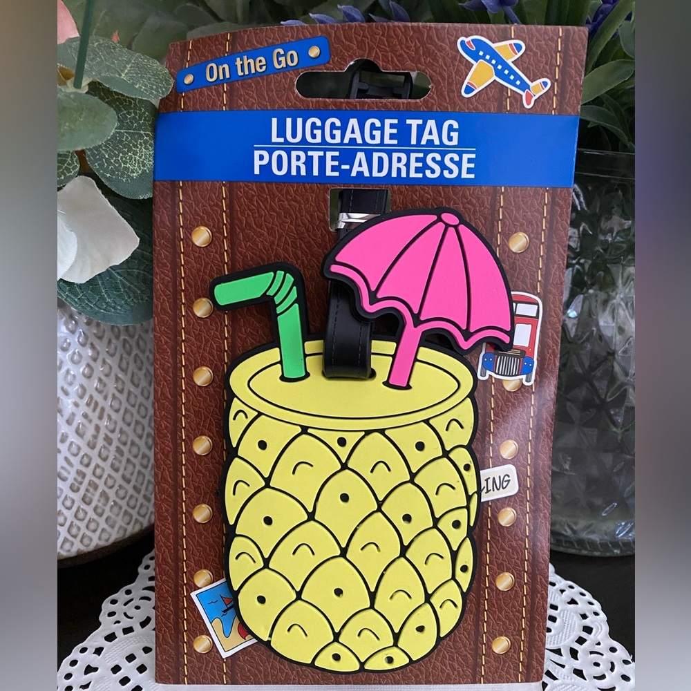 🆕🧳 “TROPICAL DRINK” HEAVY DUTY RUBBER LUGGAGE TAG. BRAND NEW! APPROX 4”.
